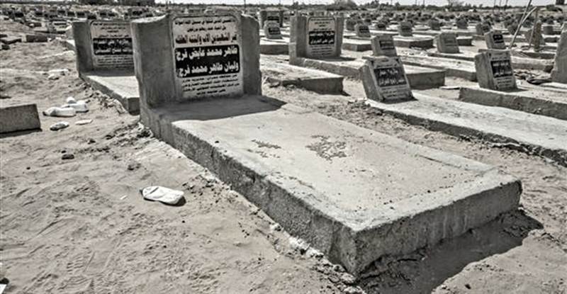 جريمة غير مسبوقة.. مليشيات الحوثي تنبش قبور الموتى في صنعاء