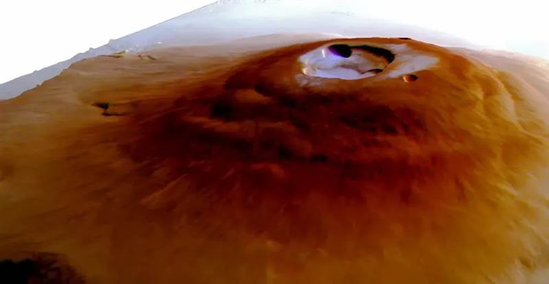 لأوّل مرة.. العثور على ماء متجمد عند خط الاستواء في المريخ