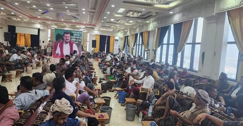 قبائل أبين تحتشد في عدن وتمهل الأجهزة الأمنية 4 أيام لتلبية هذا الطلب