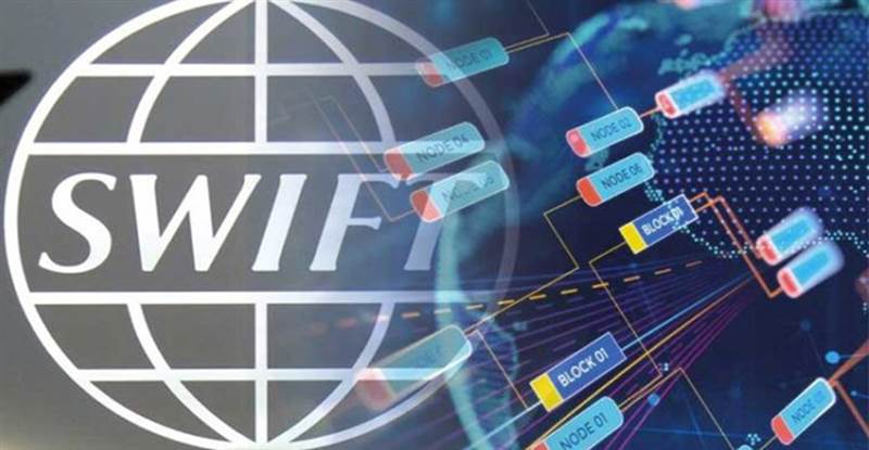 "سويفت" تنذر البنوك في مناطق الحوثي.. ماذا يعني هذا؟