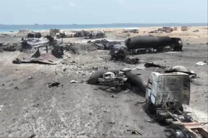 الحوثيون يحتجزون 11 سفينة في ميناء رأس عيسى تحت تهديد السلاح