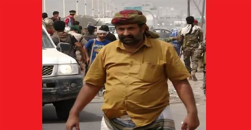 مليشيات الانتقالي تدهم منزل شيخا قبليا في عدن وتقتاده الى معسكر النصر