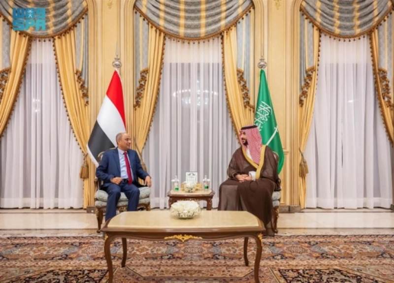 في أول تحرك خارجي بعد تعيينه.. بن بريك يبحث مع وزير الدفاع السعودي أولويات الدعم الاقتصادي لليمن