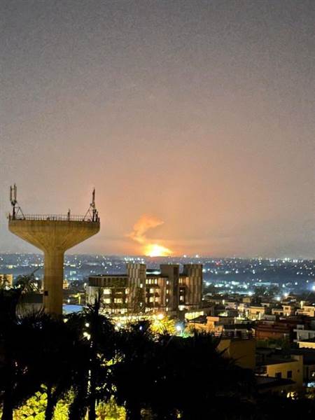 تصعيد خطير.. الجيش الباكستاني يعلن تعرض 3 من قواعده الجوية لهجوم صاروخي هندي