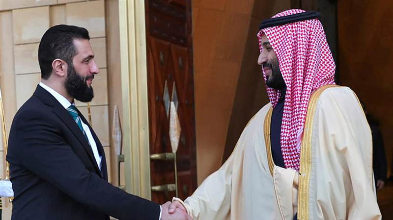 ولي العهد السعودي يتلقى اتصالاً هاتفياً من الرئيس السوري أحمد الشرع