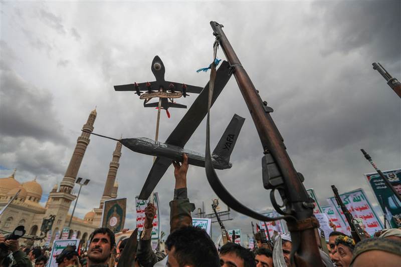 العنسي: التوقف المؤقت للهجمات بين الحوثيين وأمريكا لا ينهي الصراع ويكلف اليمن ثمنًا باهظًا
