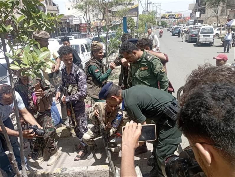 اعدمت أول طعة مصادرة.. شرطة تعز تُطلق حملة أمنية لقص الأسلحة المخالفة