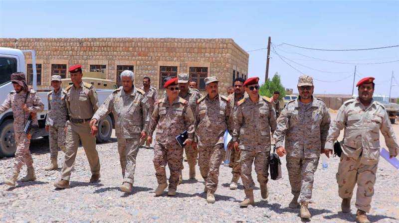 المفتش العام للقوات المسلحة يتفقد دائرة النقل ويثني على جاهزيتها القتالية
