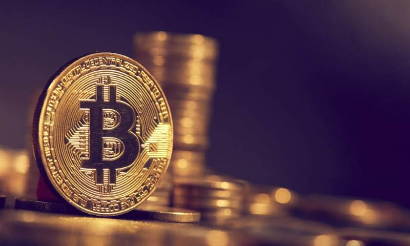 انخفاض سعر بيتكوين دون 100 ألف دولار في تعاملات اليوم