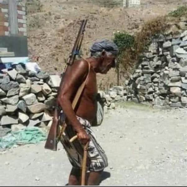 يافع تودّع جبلها الراسخ.. رحيل الشيخ الثائر ثابت بن علايه يُطوي صفحة من زمن النخوة والكرامة