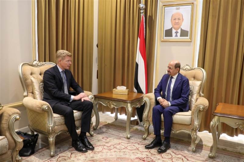 خلال لقائه وزير الخارجية.. غروندبرغ يؤكد استمرار جهود الأمم المتحدة لدفع السلام في اليمن