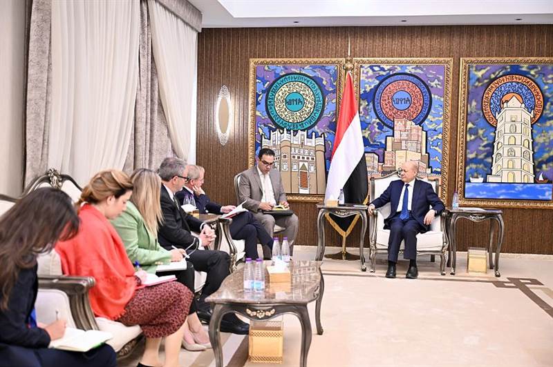 الرئيس العليمي يستقبل نائب أمين عام الاتحاد الأوروبي وسفير الاتحاد لدى اليمن