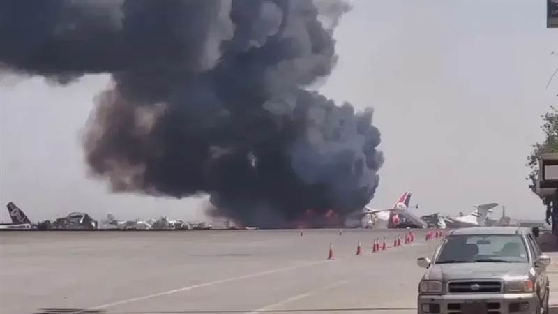 في تحرك عاجل : وزارة الأوقاف: نقل 78 حاجًا من صنعاء برًا بعد تدمير الطائرة الوحيدة إثر قصف إسرائيلي