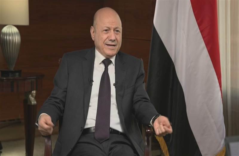 رغم دعمها للشرعية.. العليمي يكشف سبب رفض روسيا تزويد اليمن بأنظمة دفاع جوي