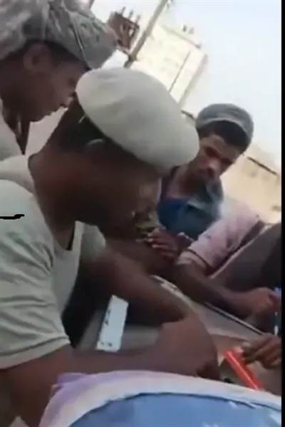 الأمن في لحج يضبط شاحنة محملة بمواد ومجسمات جنسية قادمة من عدن