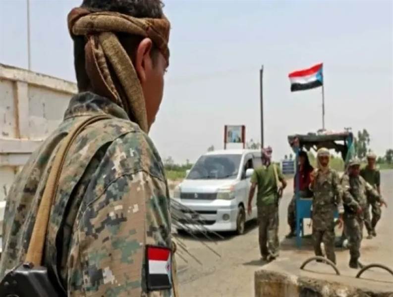 الانتقالي الجنوبي يُحكم سيطرته على مواقع استراتيجية في مريس الضالع بعد انسحاب مفاجئ لقوات الجيش