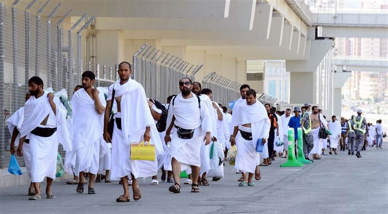 حجاج بيت الله يتوافدون على مشعر منى لقضاء يوم التروية استعدادًا لمناسك الحج 1446 هـ