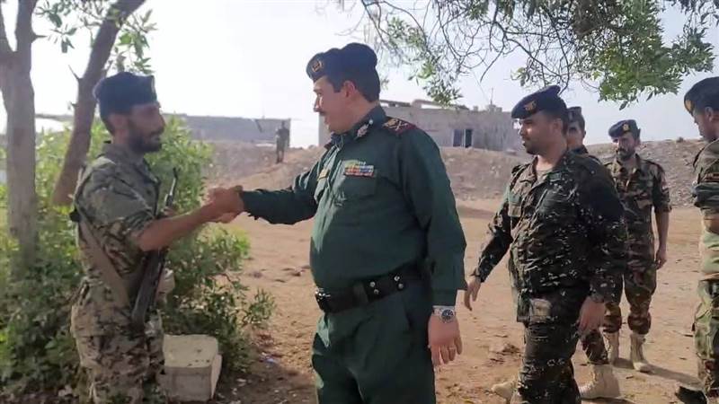 وزير الداخلية يتفقد النقاط الأمنية في عدن ويشيد بالانضباط خلال عيد الأضحى