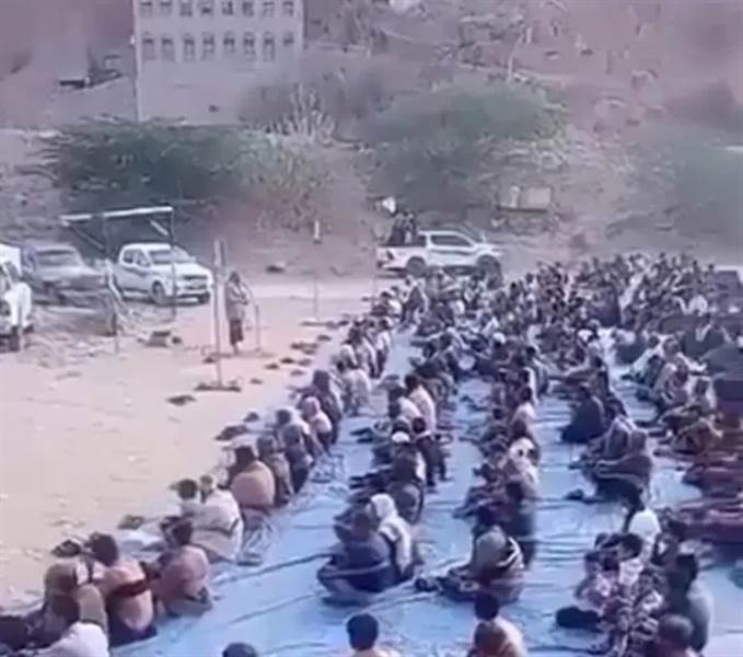 حتى يوم العيد ...شاهد : شاب يُقتل داخل مصلّى في شبوة خلال صلاة عيد الأضحى وخلاف قبلي يقف خلف الحادثة