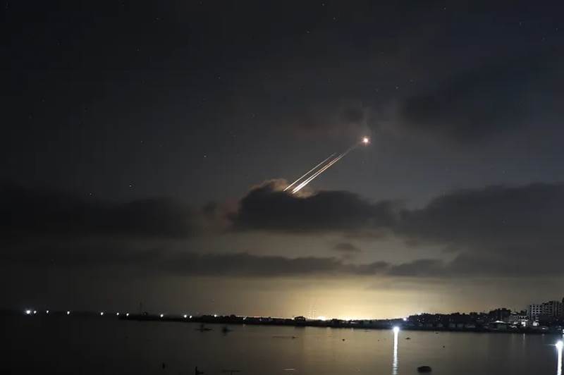 Houthis Strike Tel Aviv as Israel Launches Assassination in Yemen