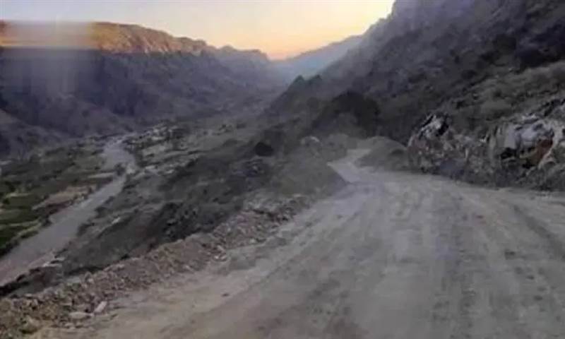 ما وراء المبادرات هذه الأيام ؟ الحوثيون يعلنون "مبادرة أحادية" لفتح طريق بين شبوة والبيضاء..