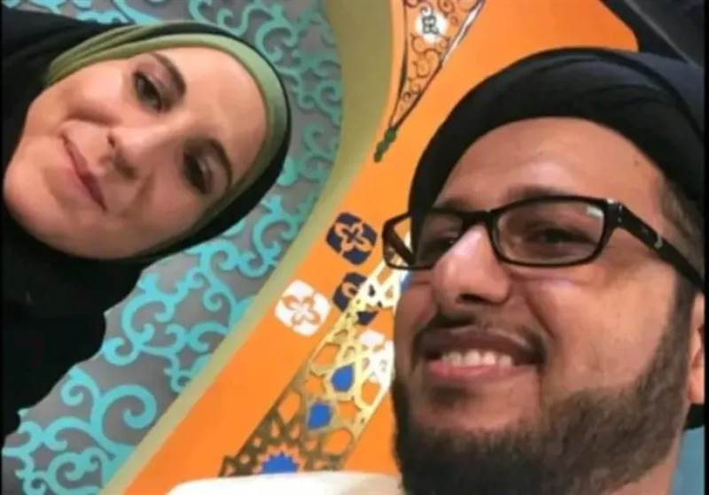 شاهد : صورة صادمة تجمع قيادي حوثي بـ"جاسوسة إسرائيلية" في طهران .. "والباقي مشفر"