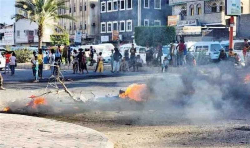 عدن تغلي تحت لهيب الصيف: انقطاعات الكهرباء تشعل احتجاجات غاضبة في الشيخ عثمان والمعلا