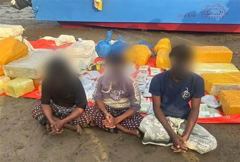نصف طن حشيش في قبضة قوات العمالقة بلحج.. اشتباك مسلح قرب باب المندب ينتهي بإحباط تهريب خطير