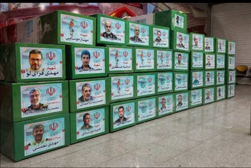 طهران تشيع 30 قائدا عسكريا و 11 عالما نوويا و 1000 قتيل وسط غضب شعبي ومطالب بالثأر من إسرائيل