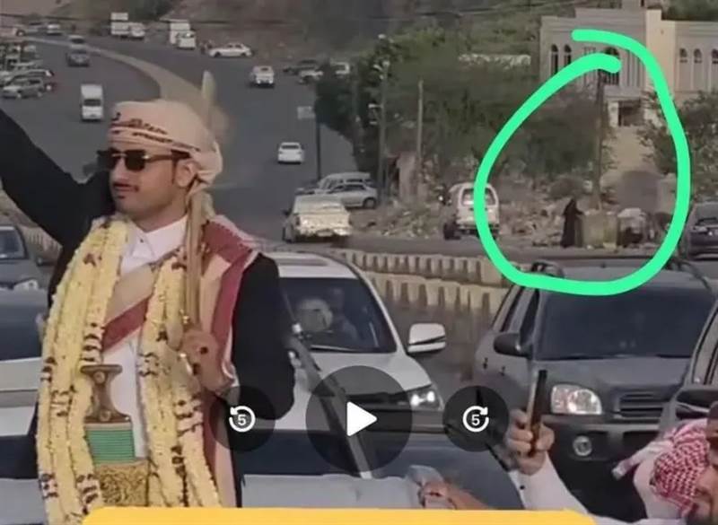 صورة لامراة يمنية أمام برميل القمامة مع صورة من حفل زفاف فخم في صنعاء تُشعل غضب اليمنيين.