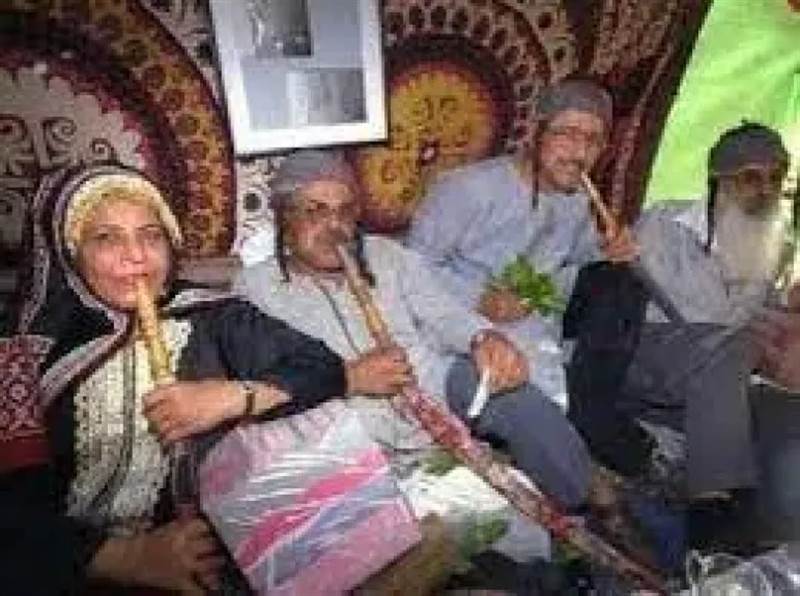 الجالية اليهودية اليمنية تفرض القات على إسرائيل.. وتهدد بالعودة إلى اليمن