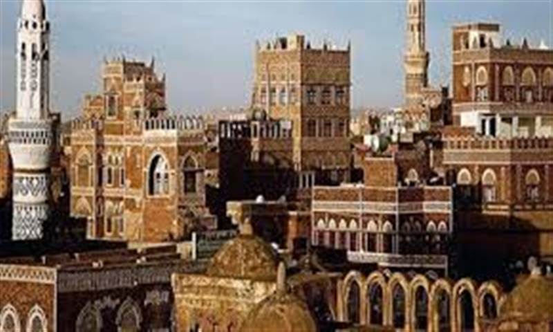 الحوثيون يطردون إمام جامع في صنعاء بعد خروجه من السجن بسبب رفضه الصلاة على حسن نصر الله