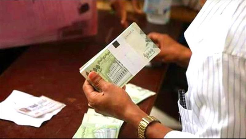 بعد أشهر من الانتظار... بدء صرف راتب متأخر للعسكريين وسط تدهور معيشي متصاعد