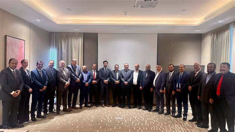 دق ناقوس الخطر.. مسؤول حكومي: الانهيار الاقتصادي بلغ مرحلة خطيرة ويتطلب تدخلاً دوليًا عاجلاً