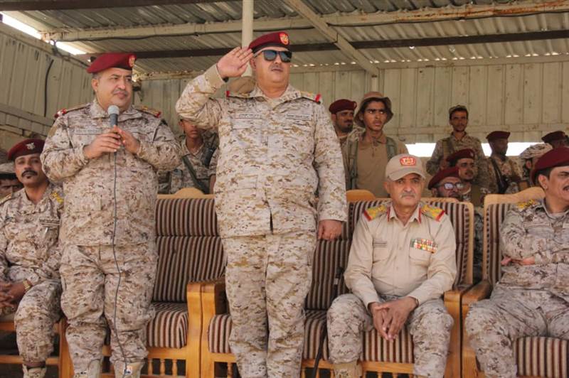 قائد المنطقة العسكرية الأولى يتفقد اللواء 11 حرس حدود في ثمود ضمن خطة تعزيز الأمن في المديريات الصحراوية ( صور )