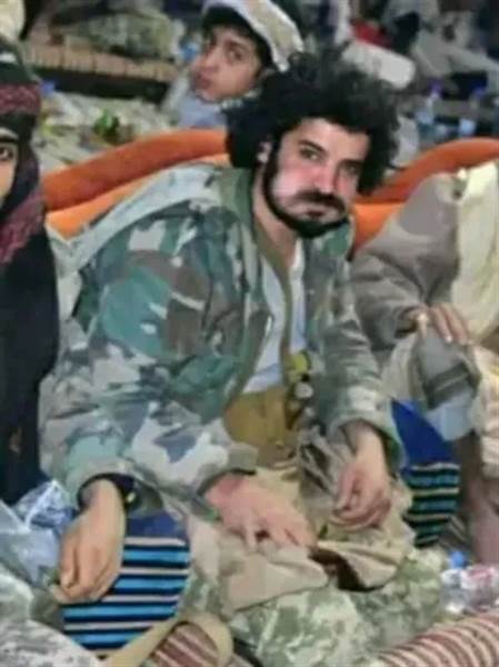 كمين بطولي يهز رداع.. مصرع قيادي حوثي ومرافقيه في اشتباك مسلح مع شاب قبلي