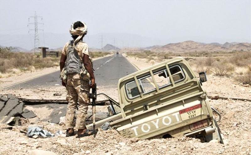 صحيفة العرب: محادثات مباشرة بين الحكومة اليمنية والحوثيين لإعادة فتح طريق كرش – الراهدة