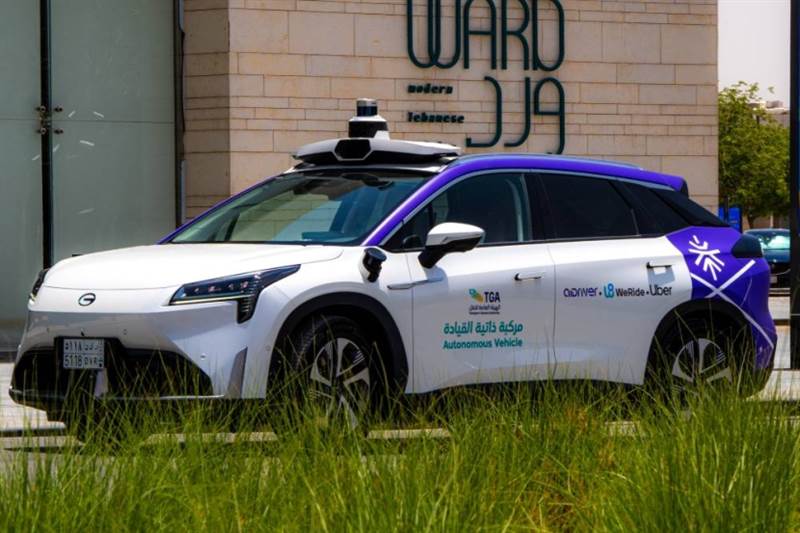 الرياض تشهد انطلاق أول تجربة تشغيلية للمركبات ذاتية القيادة في السعودية