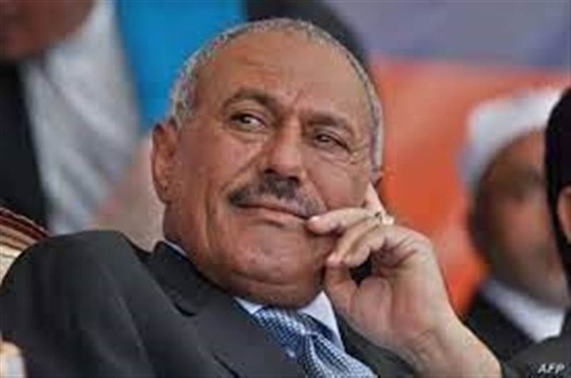 سياسي يمني يكشف تفاصيل اللحظات الأخيرة في حياة الرئيس الراحل علي عبدالله صالح: "قُتل غدرًا في قريته وعلى يد أبناء قبيلته"