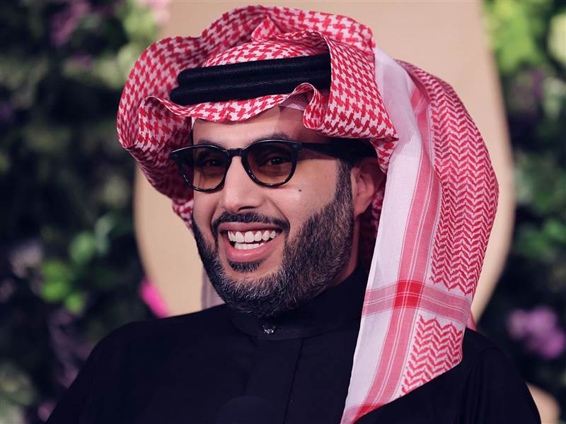 شاهد :  في ثلاث دقائق فقط.. تركي آل الشيخ يكشف عن مشروع قطار معلق إلى غار ثور