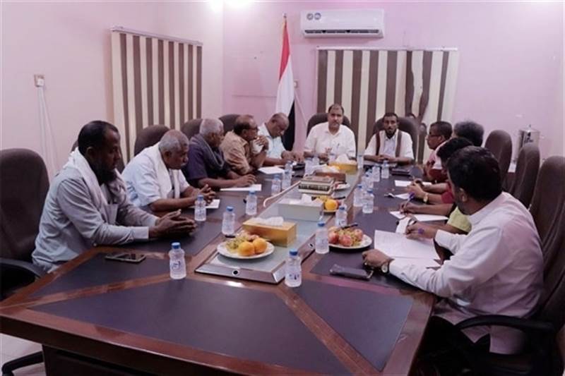 احتجاجات حضرموت تتصاعد والاحزاب تدعو لإقالة المحافظ بعد تحذيرات من انفجار شعبي