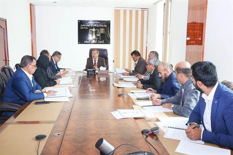 قرار قضائي يثير الجدل في اليمن: تعديل رسوم المحاكم يُتهم بانتهاك الدستور وتجاوز السلطة التشريعية