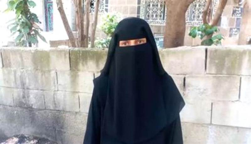 فيديو صادم.. أم تتعرض للتعذيب على يد ابنها بعد "غسيل دماغ" حوثي