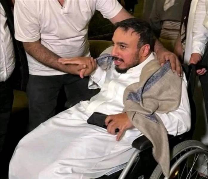 الظهور الإعلامي الأول لأحد أبناء الراحل علي صالح وهو مقعد على كرسي متحرك فمن هو ؟