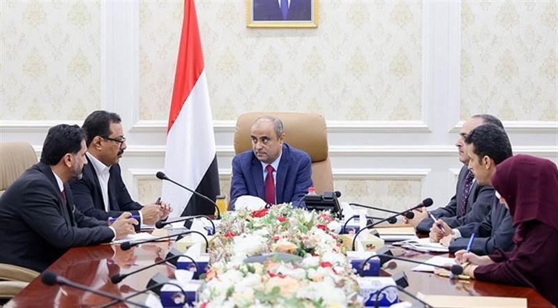 رئيس الوزراء يوجه بخفض أسعار الغاز المنزلي فوراً وإغلاق المحطات المخالفة وملاحقة المحتكرين