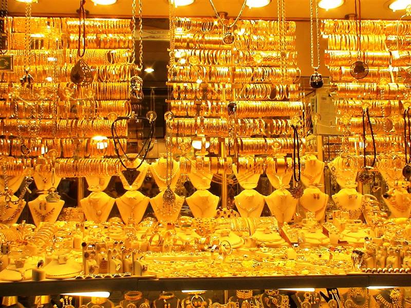 بكم أصبح سعر الجرام الذهب عيار 21 في مناطق الشرعية اليوم الاثنين؟