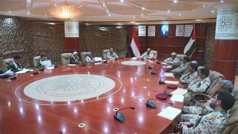 اجتماعات حوثية طارئة تكشف ارتباك الجماعة من تحركات عسكرية وتحريض شعبي