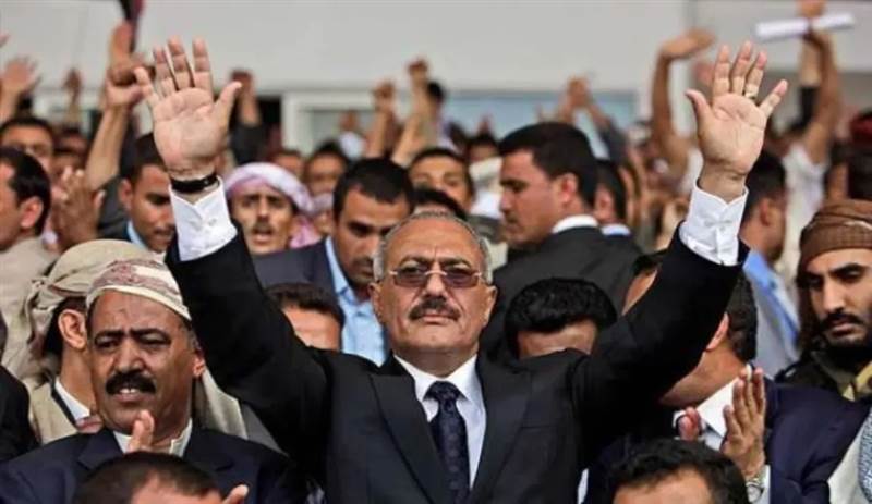 الحوثيون يحتفون ببيان "مؤتمر صنعاء" ويصفونه بـ"الموقف التاريخي".. وضغوط تنتهي بإلغاء احتفالات الذكرى الـ43