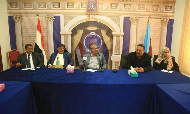 الإطاحة بـ“أبوراس” وفرض “حسين حازب”.. ضغوط حوثية لهيكلة حزب المؤتمر وتعيين قيادة جديدة له