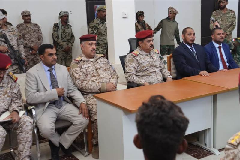 وزير الدفاع في سقطرى.. هل آن الآوان لحضور الدولة؟